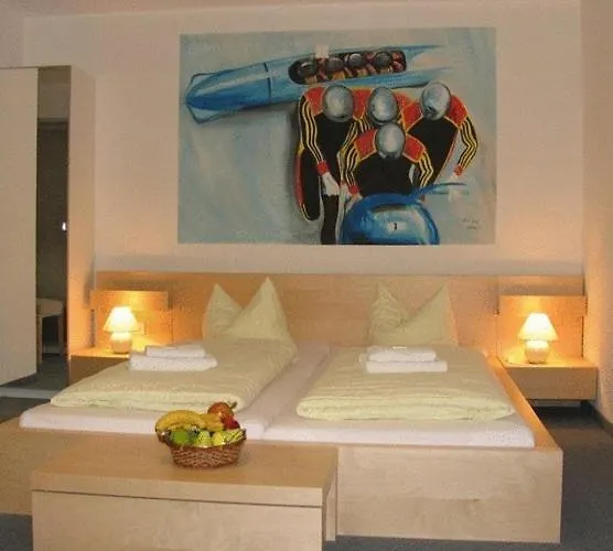 Hotel & Sterngrund Zella-Mehlis